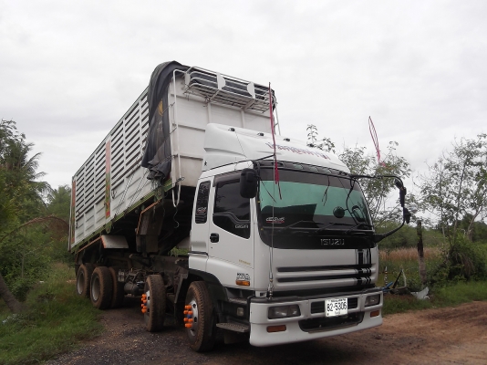 ขายด่วนรถสิบ2ล้อดรั้มGIGAเครือง320แรงม้า