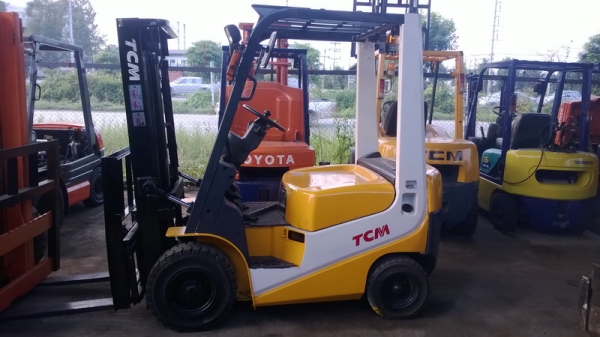 รถยก TCM น้ำหนักยก 1.5 ตัน เสาสูง 3 เมตรเข้าตู้ เครื่องดีเซล เกียร์ออโต้