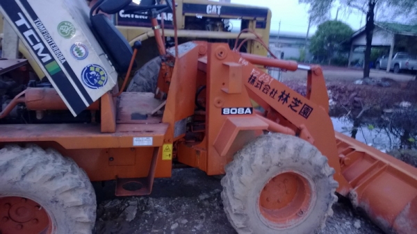 รถตักเอวอ่อนขนาดเล็ก TCM 808A