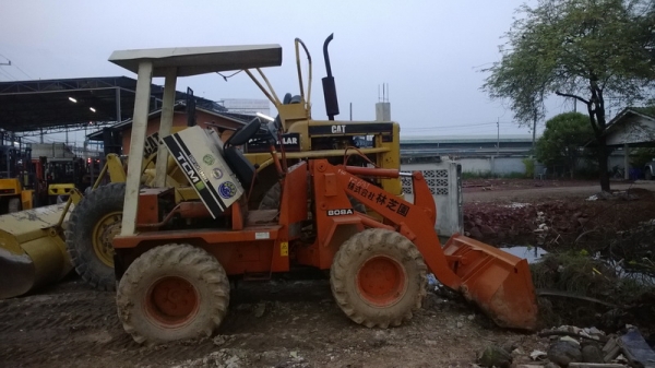 รถตักเอวอ่อนขนาดเล็ก TCM 808A