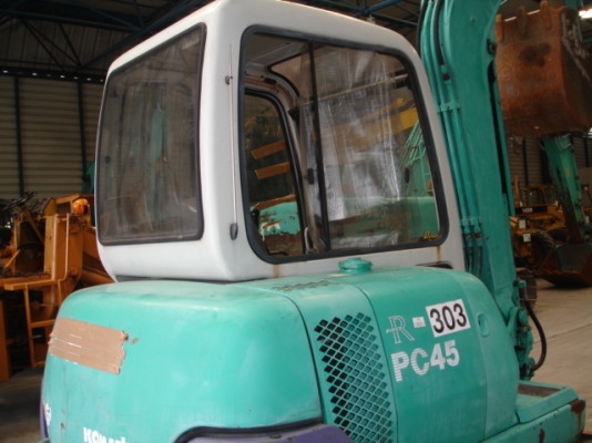 Komatsu PC45-1 พร้อมห้องเก๋ง แทร็คเหล็ก จากญี่ปุ่น สภาพ Very good