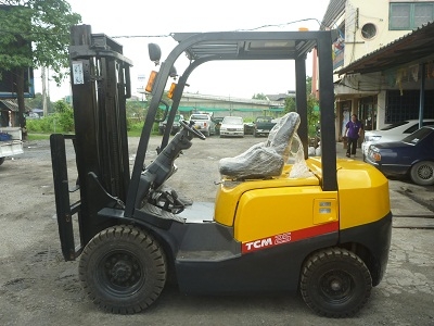 FORKLIFT 2.5T  ดีเซล เกียร์ออโต้  ยกสูง 4.0 เมคร ยางตันหน้าหลัง