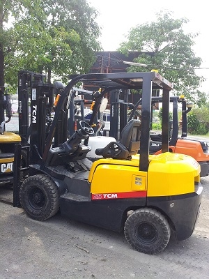 FORKLIFT 2.5T  ดีเซล เกียร์ออโต้  ยกสูง 4.0 เมคร ยางตันหน้าหลัง
