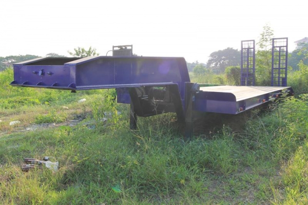 หางม่วง กว้าง3เมตร ยาว8.5 เมตร มีสะพาน  มีวิ้น