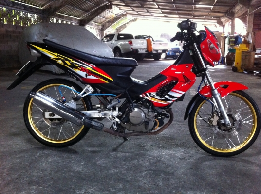 ขายhonda sonicแดง-ดำตัวเก่าสตาร์ทมือ สภาพสวยพร้อมซิ่ง