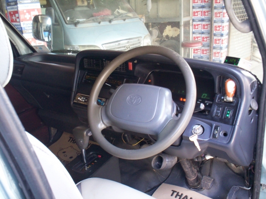 ขายรถตู้หัวจรวดHIACE เครื่อง1JZ ก๊าซNGV3ถัง พวงมาลัยเพาเวอร์ กระจกไฟฟ้าเซนทรัลล๊อก ปี92 สีบรอนเงิน ขายรถตู้หัวจรวดHIACE เครื่อง1JZ ก๊าซNGV3ถัง พวงมาลัยเพาเวอร์ กระจกไฟฟ้าเซนทรัลล๊อก ปี92 สีบรอนเงิน