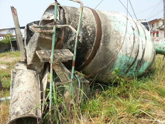 ขายโม่ปูน 5 คิว มี 2 ตัว ครับ ขายตัวละ 130,000 บ.