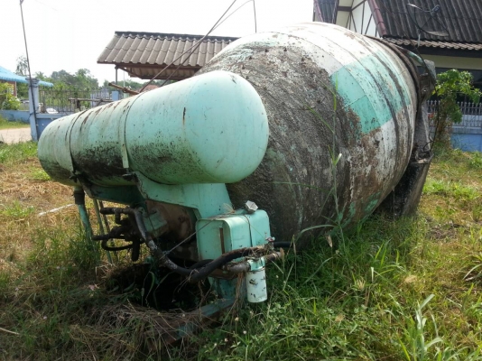 ขายโม่ปูน 5 คิว มี 2 ตัว ครับ ขายตัวละ 130,000 บ.