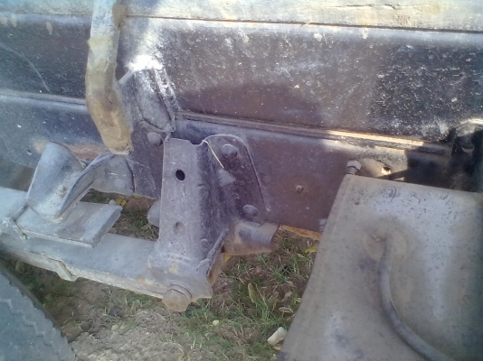 ขายรถดั๊ม 3 คิว ISUZU 88 แรง รถพร้อมใช้งาน เครื่องดี คัชซีสวย  ดั๊มดี เบรคดี ทะเบียน มิ.ย57  เอกสารพร้อมโอน