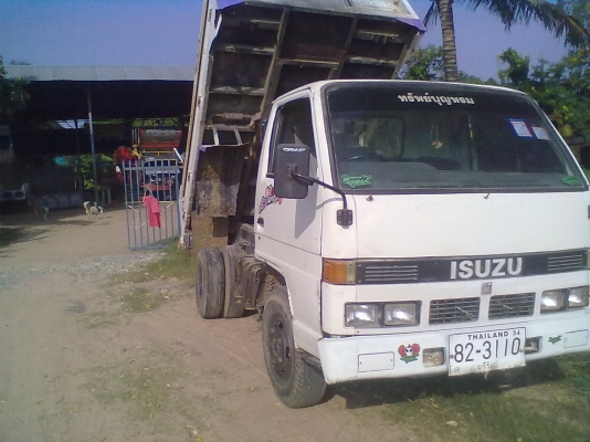 ขายรถดั๊ม 3 คิว ISUZU 88 แรง รถพร้อมใช้งาน เครื่องดี คัชซีสวย  ดั๊มดี เบรคดี ทะเบียน มิ.ย57  เอกสารพร้อมโอน