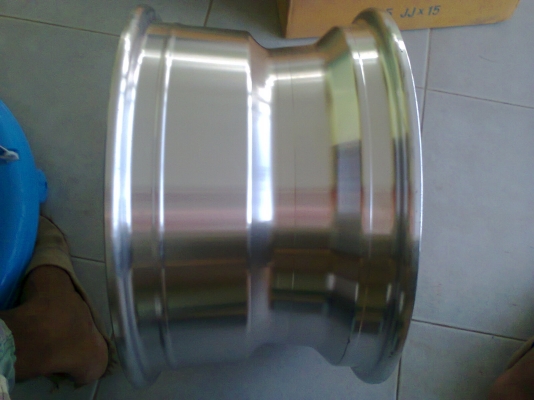 ขาย R15X8.5 ET-34  5/114  ล้อใหม่เก่าเก็บ 8500.B