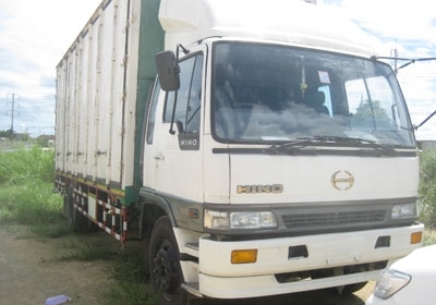 ขายหกล้อ 3H 195 แรง ตู้สิบบานไม่มีเสากลางยาว 7.2 เมตร สภาพพร้อมใช้ โทร 088-4501277 ขายหกล้อ 3H 195 แรง ตู้สิบบานไม่มีเสากลางยาว 7.2 เมตร สภาพพร้อมใช้ โทร 088-4501277