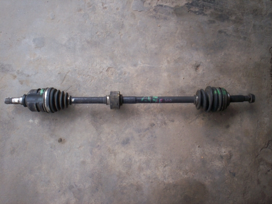 เพลาขับ ข้างขวา โตโยต้า สามห่วงAE100 AE111 ไฮทอค  มีเฟืองABSด้วย  ซื้อเชียงกงมาแล้วไม่ได้ใส่ครับ  รถก็ขายไปแล้ว  รับประกันไม่ดังไม่หลวมครับผม