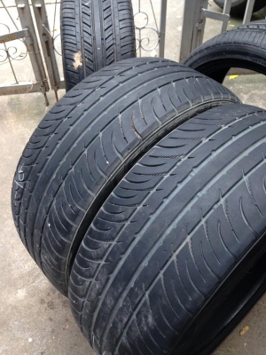 ขายยางKumho ku31  235-40-18  ปี11  1คู่ดอกสวย ถูกๆครับ