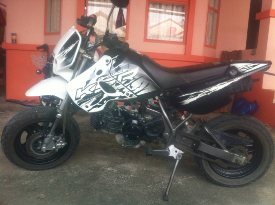 ขาย KSR ปี 2010 สีขาวดำ ราคา 40000 พร้อมโอนให้ครับ