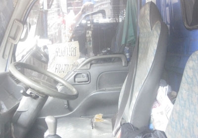 ขายหกล้อ NKR 130 ปี 43 กระบะคาร์โก คอกแป๊บ โทร 088-4501277