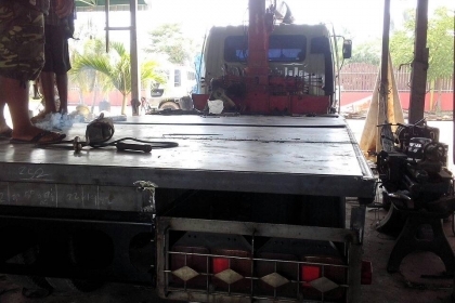 ขาย 3 H สิบล้อเพลาเดียว ติดเครน 3.3 t 3 ท่อน พร้อมใช้ โทร 088-4501277