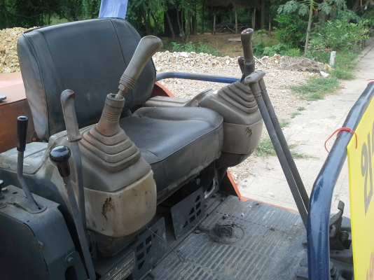 ขาย แบ็คโฮ ราคาถูก สภาพดีมาก hitachi ex45 350,000 นำเข้า