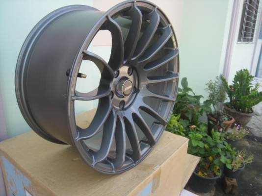 ขายล้อแม็กมือสอง cosmis mr-15 18" หน้า 8" หลัง 9" et35 5 รู 114.3 สีเทา ใช้แค่ 6 วัน สภาพใหม่ทุกวงครับ สนใจติดต่อเล็กคลองสามครับ (081-3747940)