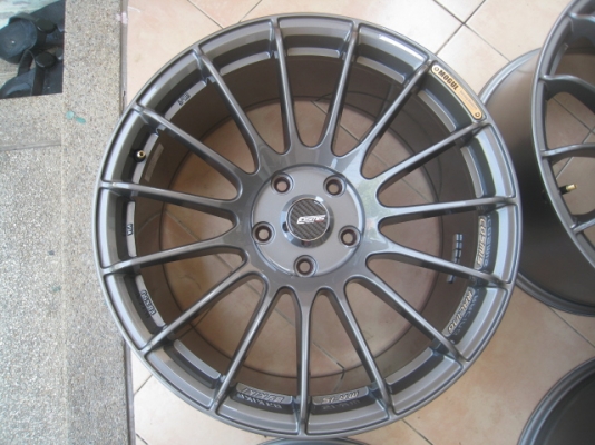 ขายล้อแม็กมือสอง cosmis mr-15 18" หน้า 8" หลัง 9" et35 5 รู 114.3 สีเทา ใช้แค่ 6 วัน สภาพใหม่ทุกวงครับ สนใจติดต่อเล็กคลองสามครับ (081-3747940)
