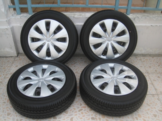 ขายกะทะล้อป้ายแดง new vios 15" 4 รู 100 ยางปี13 สนใจติดต่อเล็กคลองสาม (081-3747940)