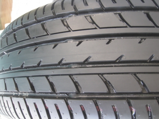 ขายกะทะล้อป้ายแดง new vios 15" 4 รู 100 ยางปี13 สนใจติดต่อเล็กคลองสาม (081-3747940)