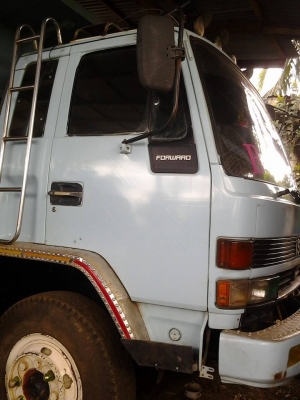 ขาย Rock 10 ล้อ 2 เพลา ดั้ม เครื่อง 6HE1 เกียร์ฟูลเลอร์ กระบะดั้มพ์มิเนียม คัซซีจัมโบ้ใหญ่สวย รหัส 342xxxx   ยาง 80 \% เจ้าของใช้เองยังใช้งานอยู่ ขายเพราะจะเปลียนรุ่นใหญ่ขึ้น เอกสารพร้อมโอน เครื่องแน่น  หัวเก่งเปลี่ยนหัวนอกสวย  ราคาตามสภาพครับ