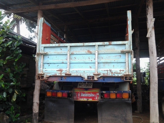 ขาย Rock 10 ล้อ 2 เพลา ดั้ม เครื่อง 6HE1 เกียร์ฟูลเลอร์ กระบะดั้มพ์มิเนียม คัซซีจัมโบ้ใหญ่สวย รหัส 342xxxx   ยาง 80 \% เจ้าของใช้เองยังใช้งานอยู่ ขายเพราะจะเปลียนรุ่นใหญ่ขึ้น เอกสารพร้อมโอน เครื่องแน่น  หัวเก่งเปลี่ยนหัวนอกสวย  ราคาตามสภาพครับ