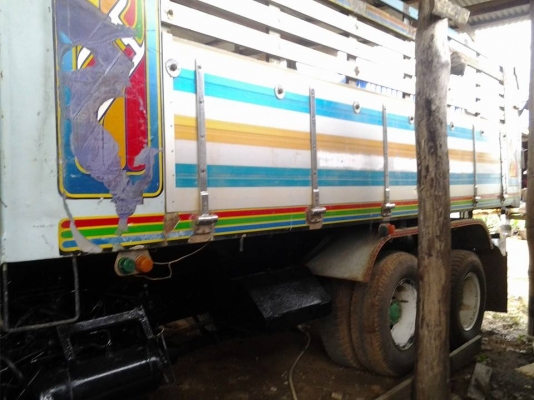 ขาย Rock 10 ล้อ 2 เพลา ดั้ม เครื่อง 6HE1 เกียร์ฟูลเลอร์ กระบะดั้มพ์มิเนียม คัซซีจัมโบ้ใหญ่สวย รหัส 342xxxx   ยาง 80 \% เจ้าของใช้เองยังใช้งานอยู่ ขายเพราะจะเปลียนรุ่นใหญ่ขึ้น เอกสารพร้อมโอน เครื่องแน่น  หัวเก่งเปลี่ยนหัวนอกสวย  ราคาตามสภาพครับ