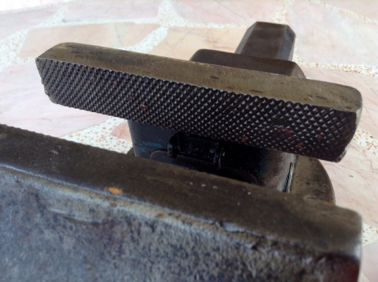 ขายด่วน ปากกาจับชิ้นงาน รุ่นเหล็กเหนียว สำหรับงานหนัก