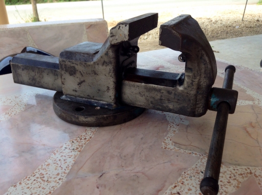 ขายด่วน ปากกาจับชิ้นงาน รุ่นเหล็กเหนียว สำหรับงานหนัก