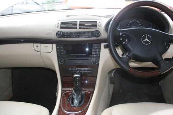 ขาย MERCEDES-BENZ E CLASS E220 CDI