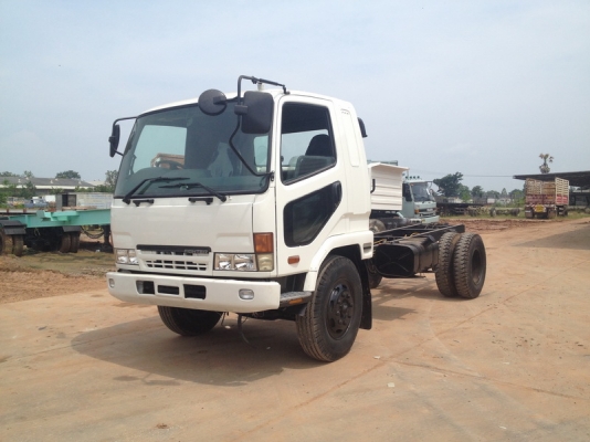 ขาย 6 ล้อหัว FUSO หัวรุ่นใหม่ เป็นรถ6ล้อหัวคัชซี ยาง900 เครื่อง 185 แรงม้าราคาไม่แพงน่าใช้ครับคัชซีใหญ่เครื่องกิ้บๆ โทรถามรายละเอียดได้ครับ