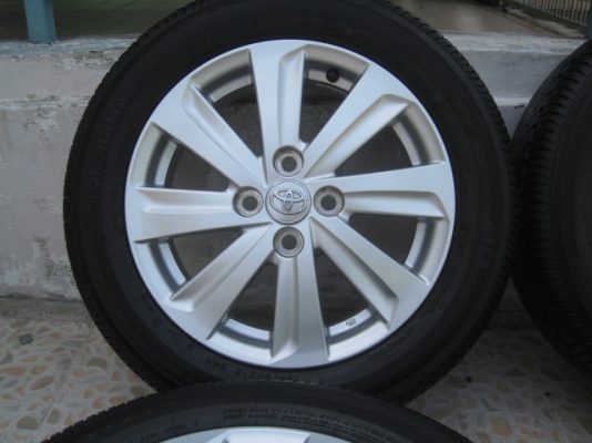 ขายล้อแม็กป้ายแดง new vios 15" ยางปี13 สนใจติดต่อเล็กคลองสาม (081-3747940)