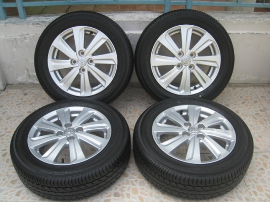 ขายล้อแม็กป้ายแดง new vios 15" ยางปี13 สนใจติดต่อเล็กคลองสาม (081-3747940)