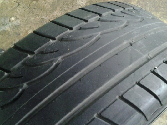 ยาง DUNLOP 205/55/16 มือ2 1ชุด ปี11 ยาง DUNLOP 205/55/16 มือ2 1ชุด ปี11