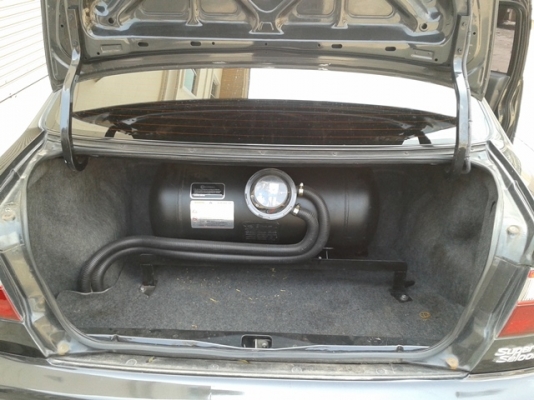 ขายnissan sunny super saloon ปี2000เกียร์autoติดแก๊สหัวฉีด