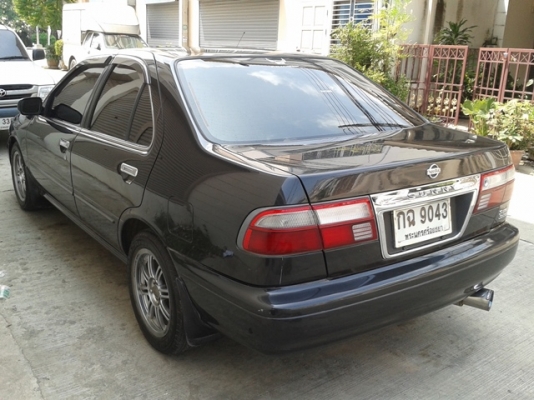 ขายnissan sunny super saloon ปี2000เกียร์autoติดแก๊สหัวฉีด