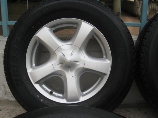 ขายล้อแม็กป้ายแดง new dmax 17" ยางปี13 (081-3747940)