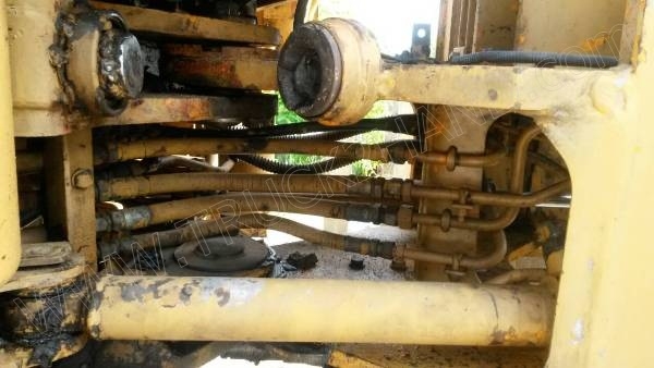 รถตักล้อยาง ยี่ห้อ KOMATSU รุ่น 507 รถตักล้อยาง ยี่ห้อ KOMATSU รุ่น 507