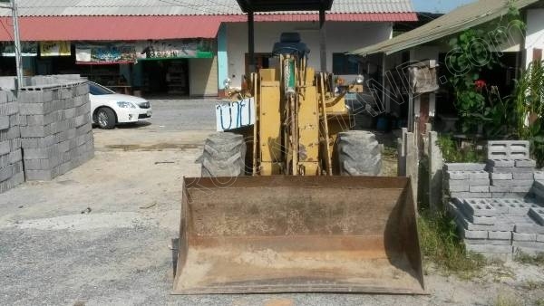 รถตักล้อยาง ยี่ห้อ KOMATSU รุ่น 507 รถตักล้อยาง ยี่ห้อ KOMATSU รุ่น 507