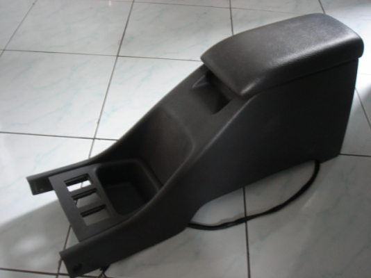 กรอบไมล์/คอนโซลกลางทรงสูง  toyota mighty x  สภาพสวย