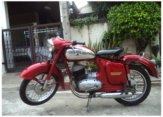-------------------- มันไม่ใช่ตัวเอง Jawa CZ125 ---------------------