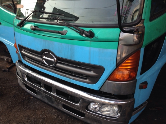 หัวเก๋ง Hino Mega หัวกว้าง