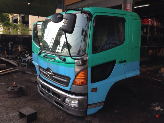 หัวเก๋ง Hino Mega หัวกว้าง
