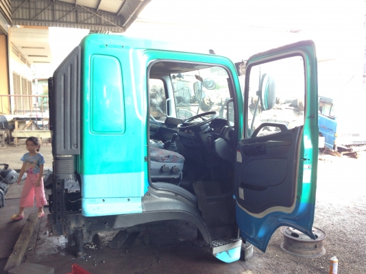 หัวเก๋ง Hino Mega หัวกว้าง