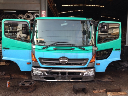 หัวเก๋ง Hino Mega หัวกว้าง