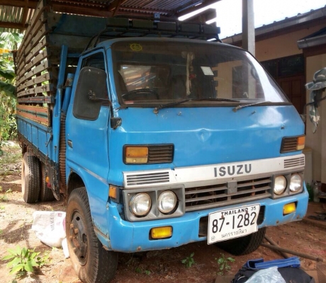 ISUZU TL 100 HP 4BB1 กระบะเหล็กคอกไมัความยาว 4.30 เมตรสภาพสวย เครื่องแน่นแรงดีไม่มีเยิ้ม ภายในเก๋งคอนโซลครบพร้อม ช่วงล่างคัชซีไม่มีผุไม่มีบวม ยาง 7.50 ขอบ 16 สภาพดี 70\% พร้อมบรรทุกพร้อมใช้งาน เอกสารทะเบียนครบพร้อม ราคาต่อรองได้ครับ