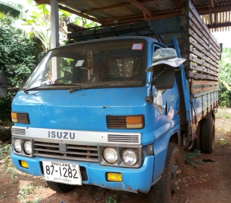 ISUZU TL 100 HP 4BB1 กระบะเหล็กคอกไมัความยาว 4.30 เมตรสภาพสวย เครื่องแน่นแรงดีไม่มีเยิ้ม ภายในเก๋งคอนโซลครบพร้อม ช่วงล่างคัชซีไม่มีผุไม่มีบวม ยาง 7.50 ขอบ 16 สภาพดี 70\% พร้อมบรรทุกพร้อมใช้งาน เอกสารทะเบียนครบพร้อม ราคาต่อรองได้ครับ
