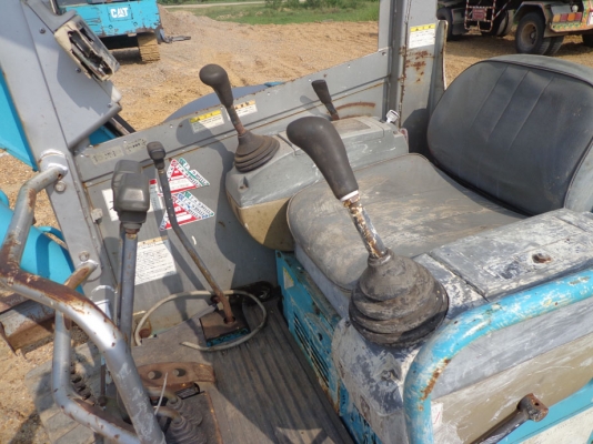 ขายแมคโคร KOBELCO SK30 UR-2 ติดต่อคุณจิ๊ด โทร. 089-7949488